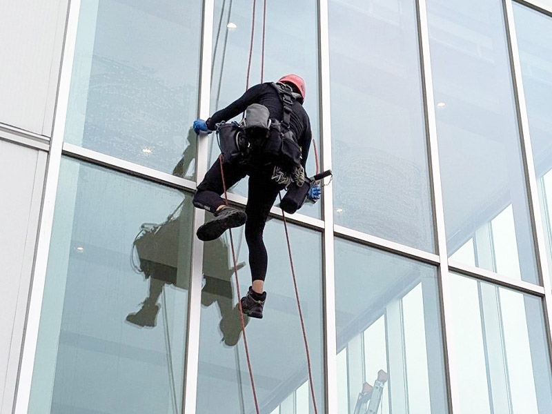 高所清掃・高所作業