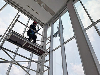 高所ガラス清掃